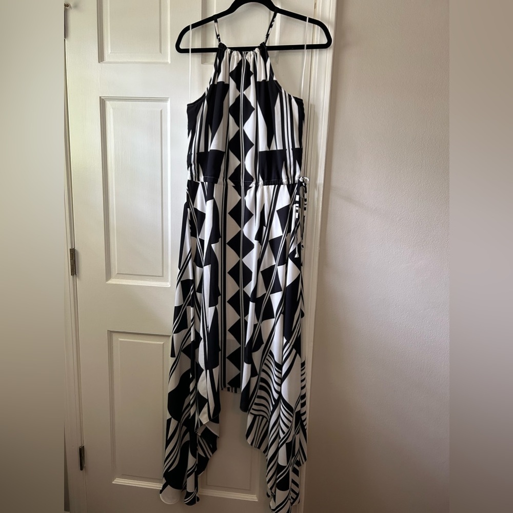VGUC Express flowy black and white maxi dress